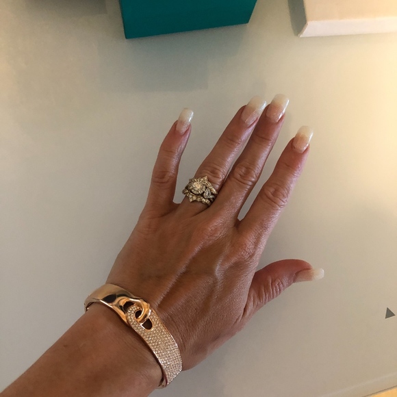 SWAROVSKI ROSE GOLD AND CRYSTAL BANGLE BRACELET - Picture 2 of 4